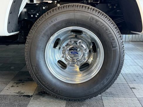 Used 2026 Ford F350 Lariat w/ Lariat Premium Package AWD/4WD image 29