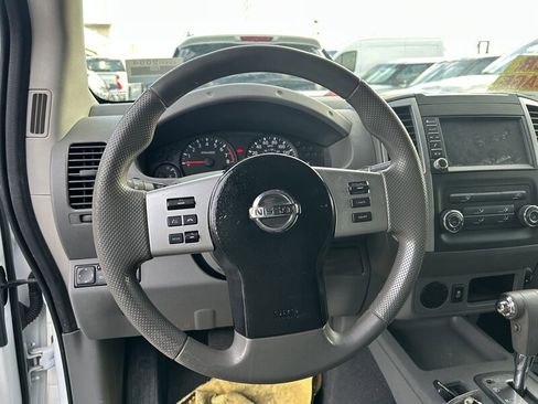 Used 2019 Nissan Frontier SV image 28