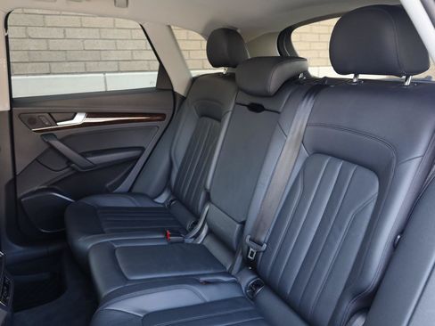 Used 2018 Audi Q5 2.0T Premium AWD/4WD image 19