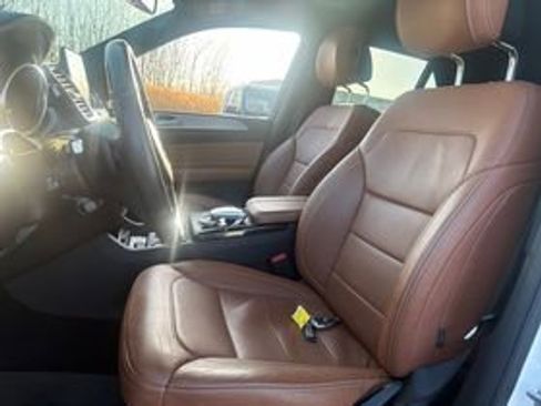 Used 2018 Mercedes-Benz GLE 550e 4MATIC image 5