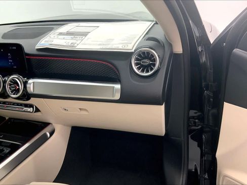 Used 2026 Mercedes-Benz GLB 250 image 27