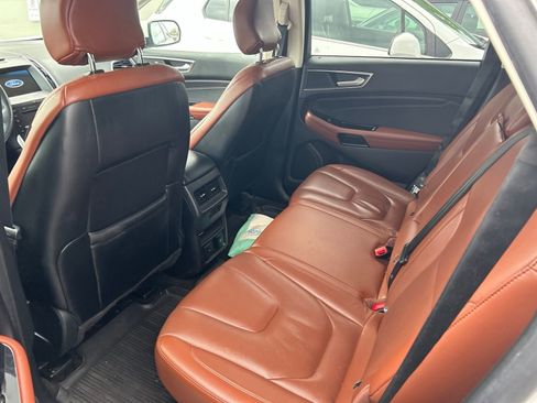 Used 2018 Ford Edge Titanium w/ Equipment Group 302A AWD/4WD image 6
