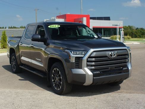 Used 2024 Toyota Tundra Limited AWD/4WD image 2