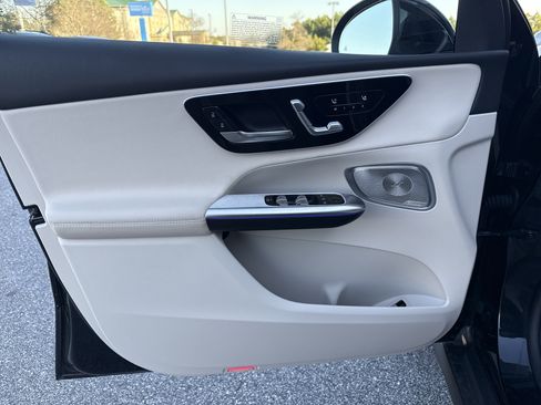 Certified 2025 Mercedes-Benz GLC 300 image 18