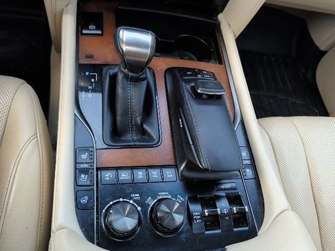 Used 2021 Lexus LX 570 4WD w/ Luxury Package image 20