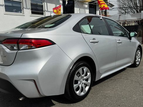 Used 2024 Toyota Corolla LE image 32