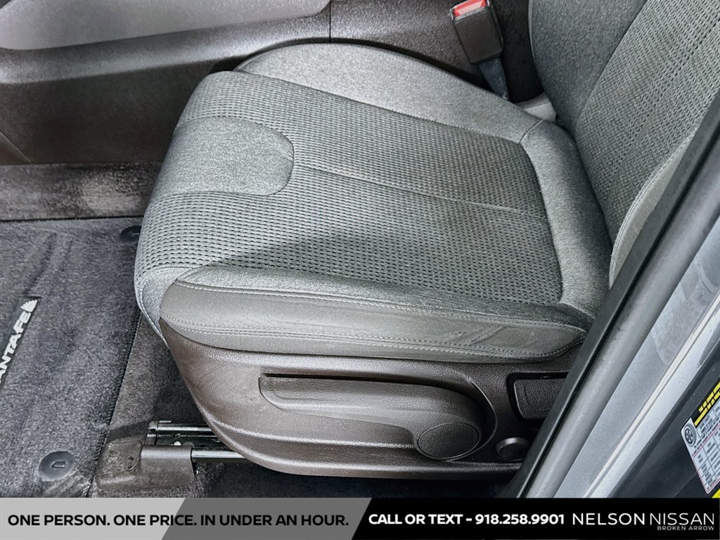 Used 2019 Hyundai Santa Fe SE FWD image 18