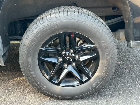 Used 2020 Chevrolet Silverado 1500 LT Trail Boss AWD/4WD image 11