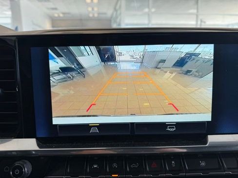 Used 2022 Chevrolet Silverado 1500 LT image 15