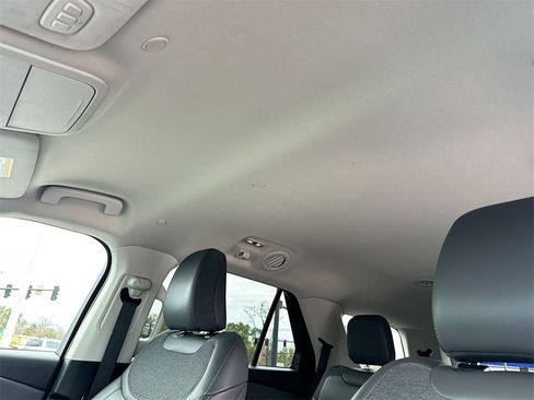 Used 2025 Ford Explorer Active w/ Active Comfort Package image 11