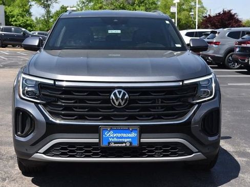 Used 2025 Volkswagen Atlas Cross Sport SE FWD image 4