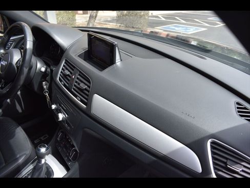 Used 2018 Audi Q3 2.0T Premium FWD image 37