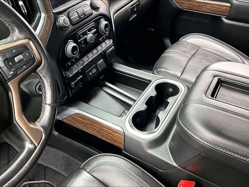 Used 2022 Chevrolet Silverado 1500 High Country w/ Technology Package image 15