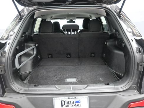 Used 2015 Jeep Cherokee Latitude AWD/4WD image 21