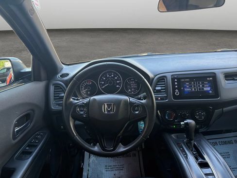 Used 2021 Honda HR-V Sport image 25