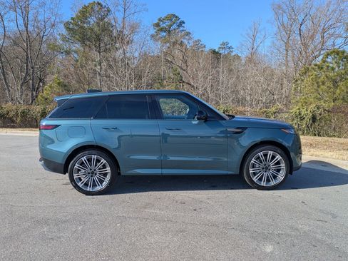 New 2026 Land Rover Range Rover Sport SE image 4
