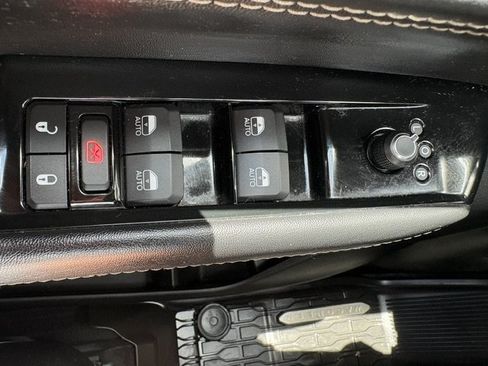Used 2022 Jeep Wagoneer Series II AWD/4WD image 24