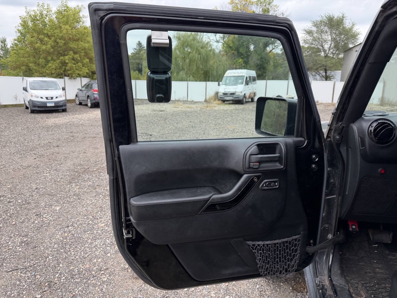 Used 2016 Jeep Wrangler Unlimited Sahara AWD/4WD image 20