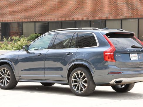 Used 2019 Volvo XC90 T6 Momentum w/ Advanced Package AWD/4WD image 3
