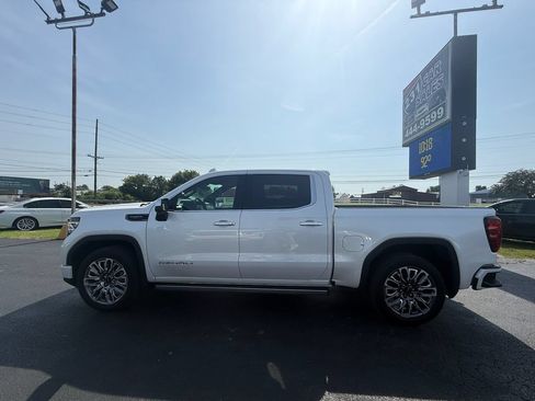 Used 2023 GMC Sierra 1500 Denali Ultimate AWD/4WD image 7