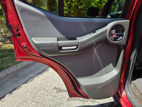 Used 2014 Nissan Xterra S image 22