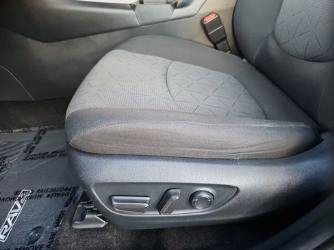 Certified 2020 Toyota RAV4 XLE AWD/4WD image 17
