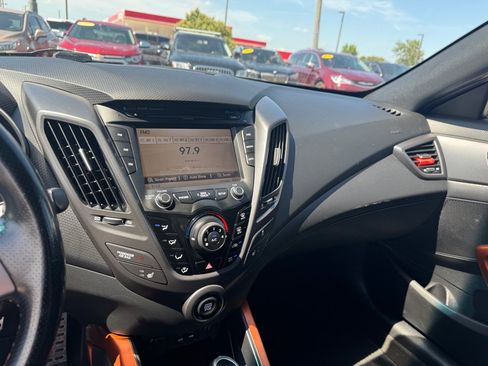 Used 2016 Hyundai Veloster Turbo FWD image 21