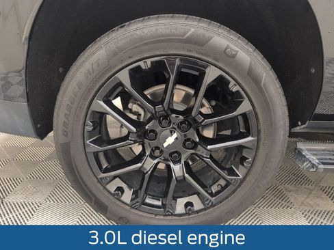 Used 2023 Chevrolet Suburban High Country AWD/4WD image 21