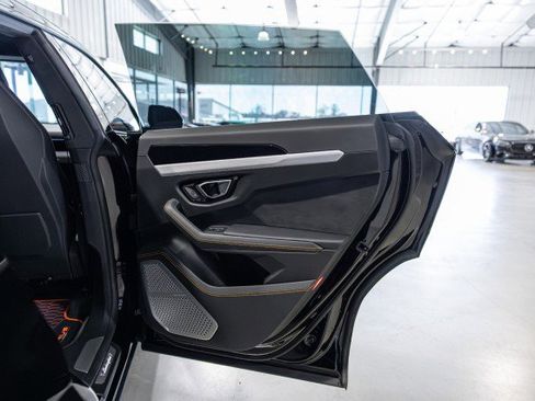 Used 2019 Lamborghini Urus image 24