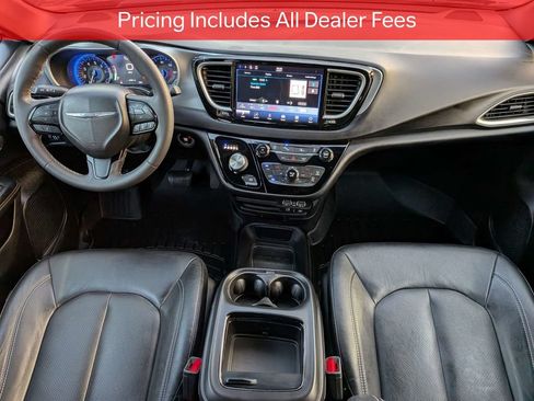 Used 2022 Chrysler Pacifica Touring-L w/ S Appearance Package FWD image 15
