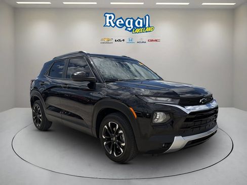 Used 2022 Chevrolet TrailBlazer LT FWD image 1