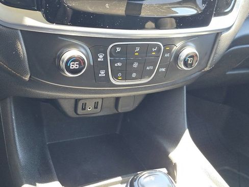 Used 2019 Chevrolet Traverse LT w/ LPO, Floor Liner Package FWD image 28