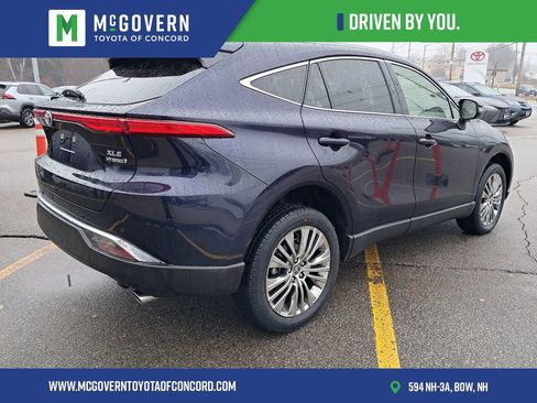 Used 2022 Toyota Venza XLE image 4