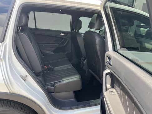 Certified 2023 Volkswagen Tiguan SE R-Line FWD image 33