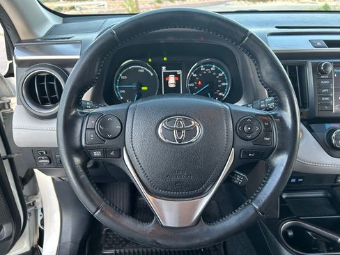 Used 2018 Toyota RAV4 XLE w/ Convenience Package AWD/4WD image 18
