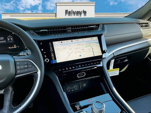 New 2026 Jeep Grand Cherokee Limited image 7