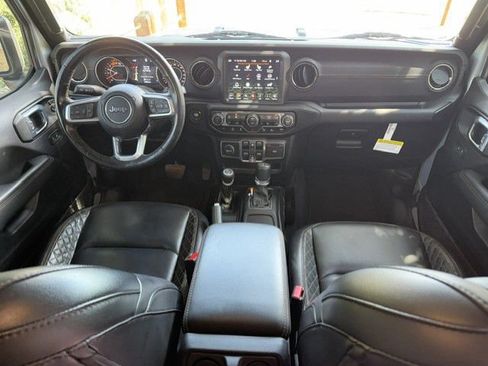 Used 2022 Jeep Wrangler Unlimited Sahara AWD/4WD image 4