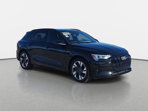 Used 2022 Audi e-tron Premium w/ Convenience Plus Package image 3
