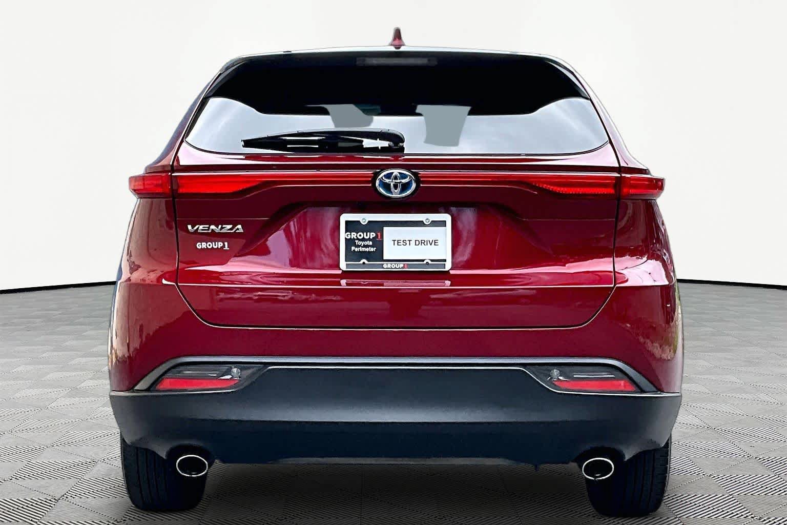 Certified 2024 Toyota Venza LE AWD/4WD image 5