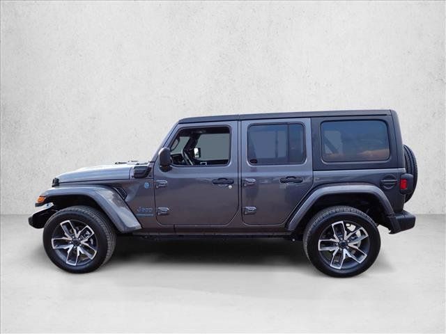 Used 2024 Jeep Wrangler Unlimited w/ Convenience Group AWD/4WD image 2
