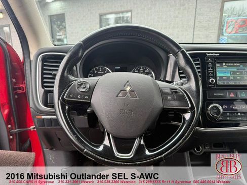 Used 2016 Mitsubishi Outlander SEL image 19
