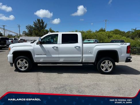 Used 2015 GMC Sierra 2500 Denali w/ Duramax Plus Package AWD/4WD image 4