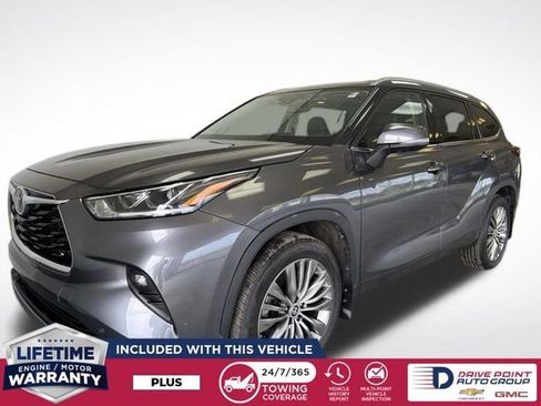 Used 2022 Toyota Highlander Limited AWD/4WD image 4