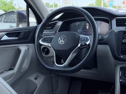 Used 2024 Volkswagen Tiguan SE AWD/4WD image 25