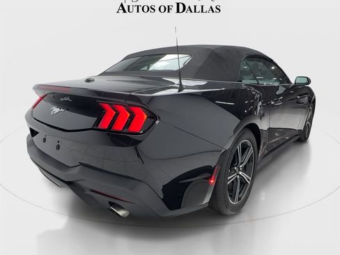 Used 2025 Ford Mustang Convertible RWD image 9