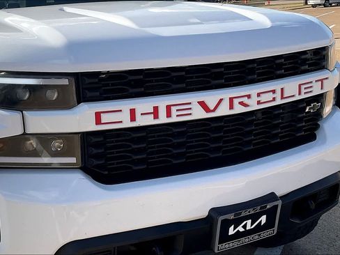 Used 2019 Chevrolet Silverado 1500 Custom w/ Custom Convenience Package image 31