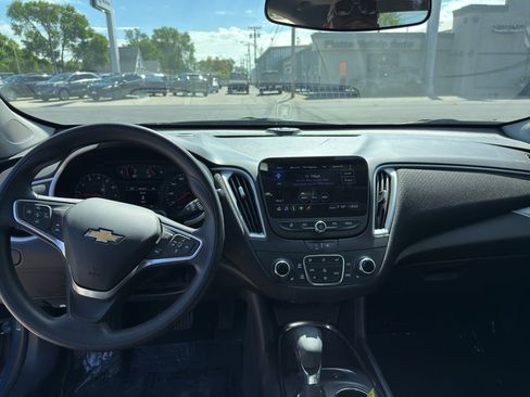 Used 2024 Chevrolet Malibu LT FWD image 7