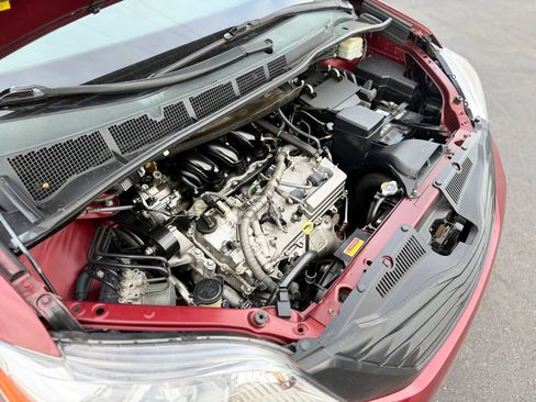 Used 2014 Toyota Sienna L image 19