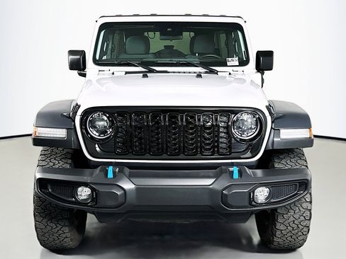 Used 2024 Jeep Wrangler Unlimited AWD/4WD image 2
