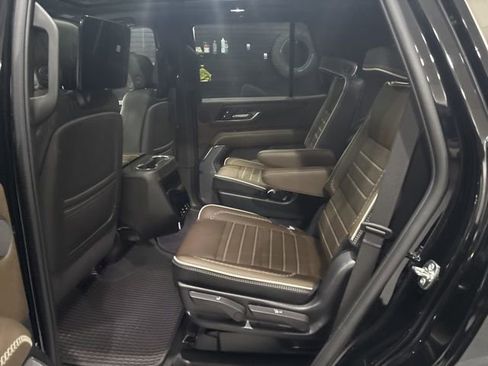 Used 2025 GMC Yukon Denali Ultimate image 18
